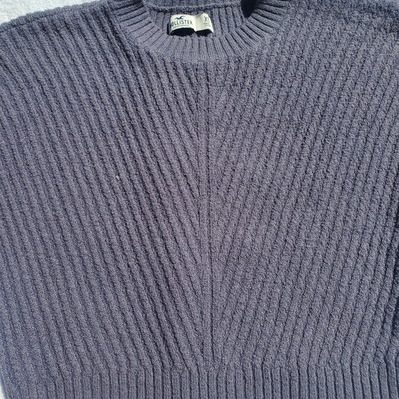 Hollister Cropped Gray Sweater. Size XS - Picture 5 of 5